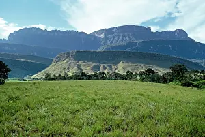 Tepui: Auyantepui (Auyantepuy, Devil's Mountain) south