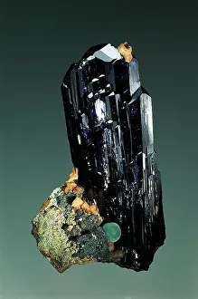 Oxide: Azurite on Limonite