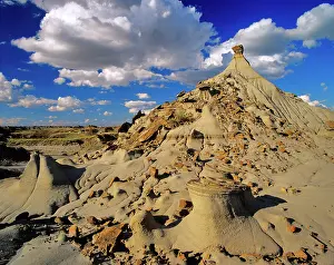 Dinosaur: Badlands at Dinosaur Provincial Park in