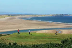 Lindisfarne: Bamburgh Castle Golf Course - looking northwards