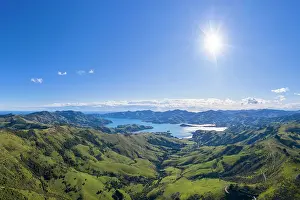Christchurch: Banks Peninsula overlooking Akaroa, near Christchurch