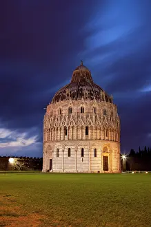 Duomo: The baptistery (Battistero) of the Duomo