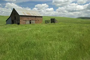 Idaho: Barn and Prairie, Idaho