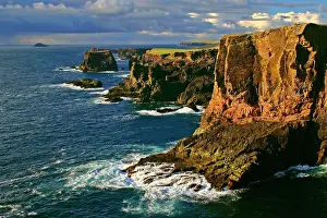 Eshaness: Basalt cliffs - rugged basalt cliffs of Eshaness