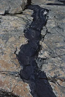Dyke: Basalt Dike in Granite