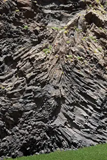 Pipes: Basaltic organ pipes cliff