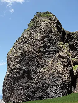 Pipes: Basaltic organ pipes cliff