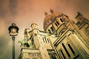 Butte: Basilique du Sacre Coeur, Montmartre, Paris