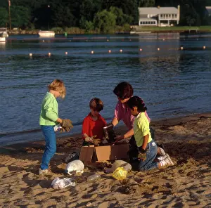 Picking: Beach Cleanup