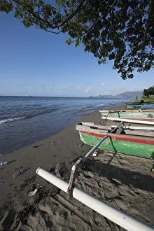 Timor: Beach - with fishing boats - Dili, East Timor (Timor
