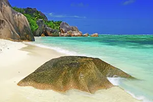 Destinations: Beach and granite rocks on the beach, Source d'Argent