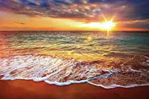 Flare: Beach holidays vacation background, calm ocean d