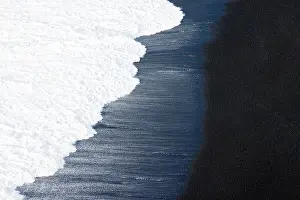 Waves: Beach Iceland