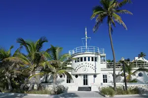 Patrol: Beach Patrol Headquarters, Art Deco architecture