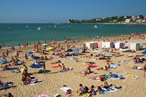 Frazier: Beach scene in the bay at Saint-Jean-de-Luz