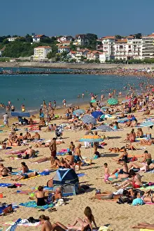Frazier: Beach scene in the bay at Saint-Jean-de-Luz