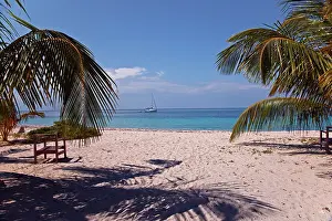 Relaxing: A beach scene on Lime Cay in Belize