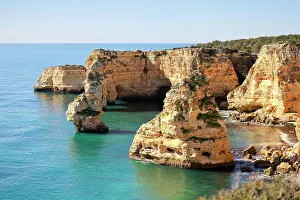 Algarve: Beautiful cliffs and rock formations by the Atlantic