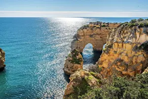 Algarve: Beautiful cliffs and rock formations by the Atlantic