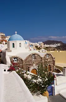 Cyclades: The beautiful colorful buildings on the