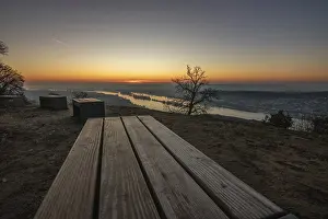Hessen: Beautiful park at sunrise on a winter morning