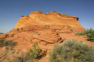 Buttes: Beautiful red and yellow striated Navajo sandstone