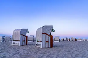 Rgen: A beautiful sunset and beach evening with white