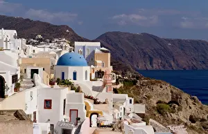 Cyclades: Beautiful village of Oia with white buildings