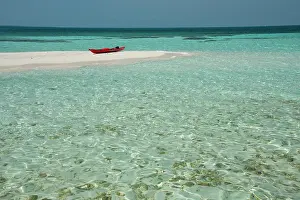 Aqua: Belize, Belize. Goff's Caye, popular Barrier