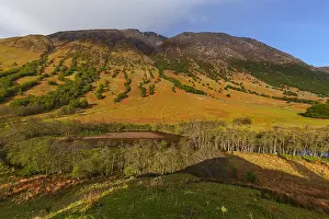 Nevis: Ben Nevis - massiv of Ben Nevis in lower Glen Nevis