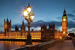 Thames: Big Ben and the Houses of Parliament from