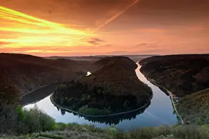 Creep: Big Saar loop at sunrise, near Mettlach, Saarland