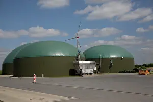 Biogas: Biogas Digesters - producing Methane by anaerobic