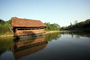 Zoopharmacognosy: Bird Hide - to watch Parrots & Macaws at clay lick