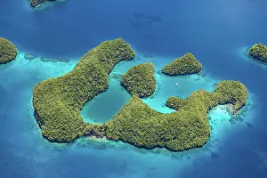 Lagoon: Bird's eye view of Ogyurottoru Island part of Urukthapel I