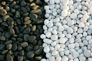 Pebbles: Black and white pebbles
