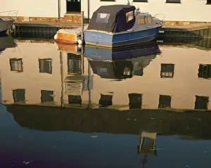 Thames: Boat - with reflections
