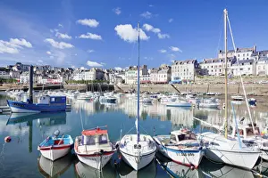 Departement: Boats in the port of Douarnenez, D&, x9c21;rtement