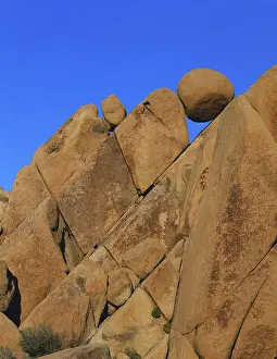 Jointing: Boulders in Joshua Tree NP