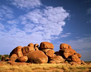 Meeting: Boulders in Karlwekarlwe Karlu Kalu (Iround objectsI)