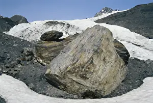 Rubble: Boulders in a Moraine