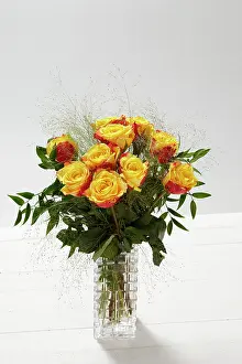 Vase: Bouquet of flowers, roses