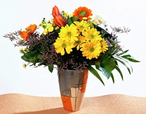 Vase: Bouquet of flowers in vase