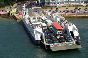 Sandbanks: Bramble Bush Bay chain car ferry crossing to Sandbanks