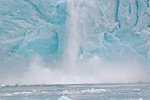 Nordauslandet: Brasvell's Glacier - melting