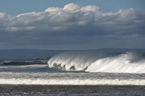 Breaking: Breaking waves, Molyneux Bay, Kaka Point, The C