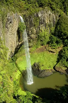 Bridal: Bridal Veil Falls - water rushes in a thin jet