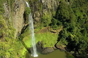 Bridal: Bridal Veil Falls - water rushes in a thin jet