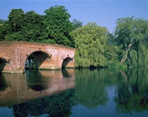 Thames: Bridge - over River Thames