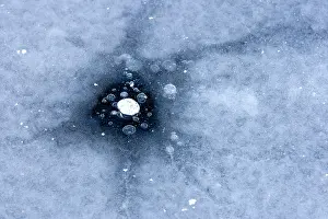 Wake: Bubbles in the ice